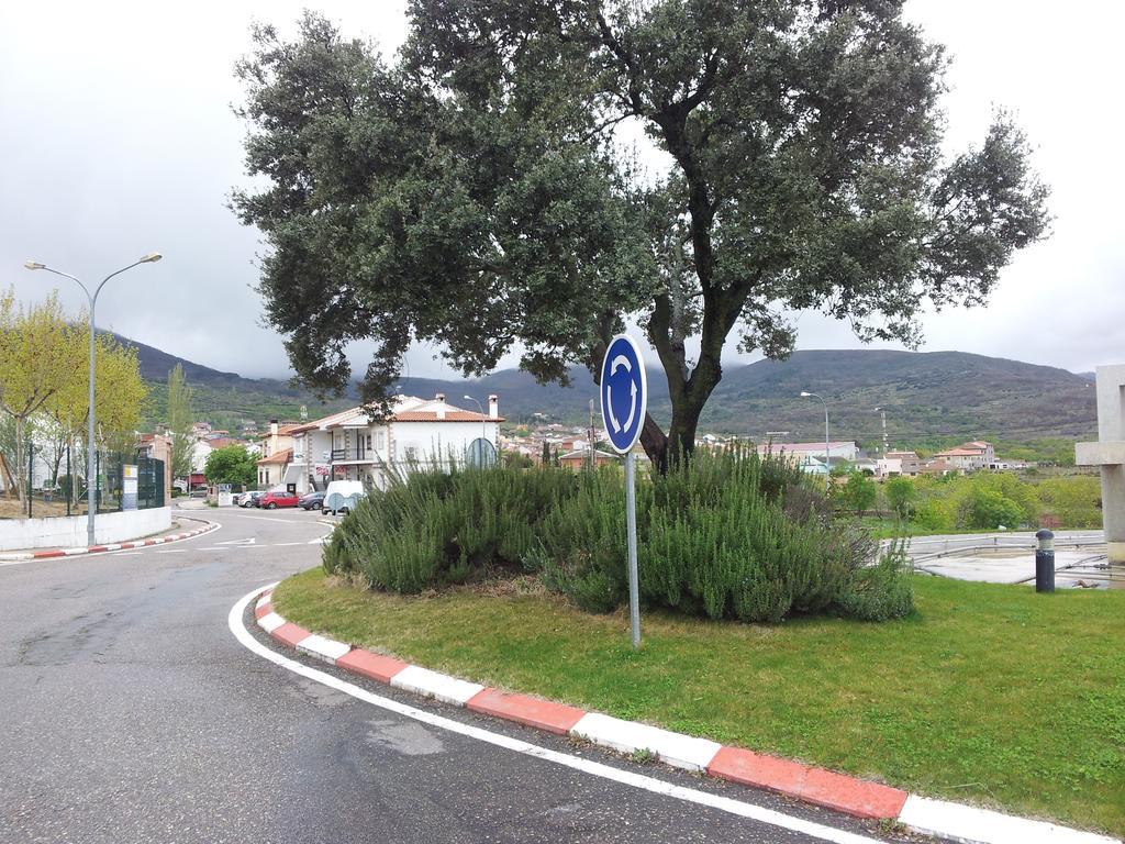 Alojamiento Cr Cuatro Caminos San Pablo de los Montes Exterior photo